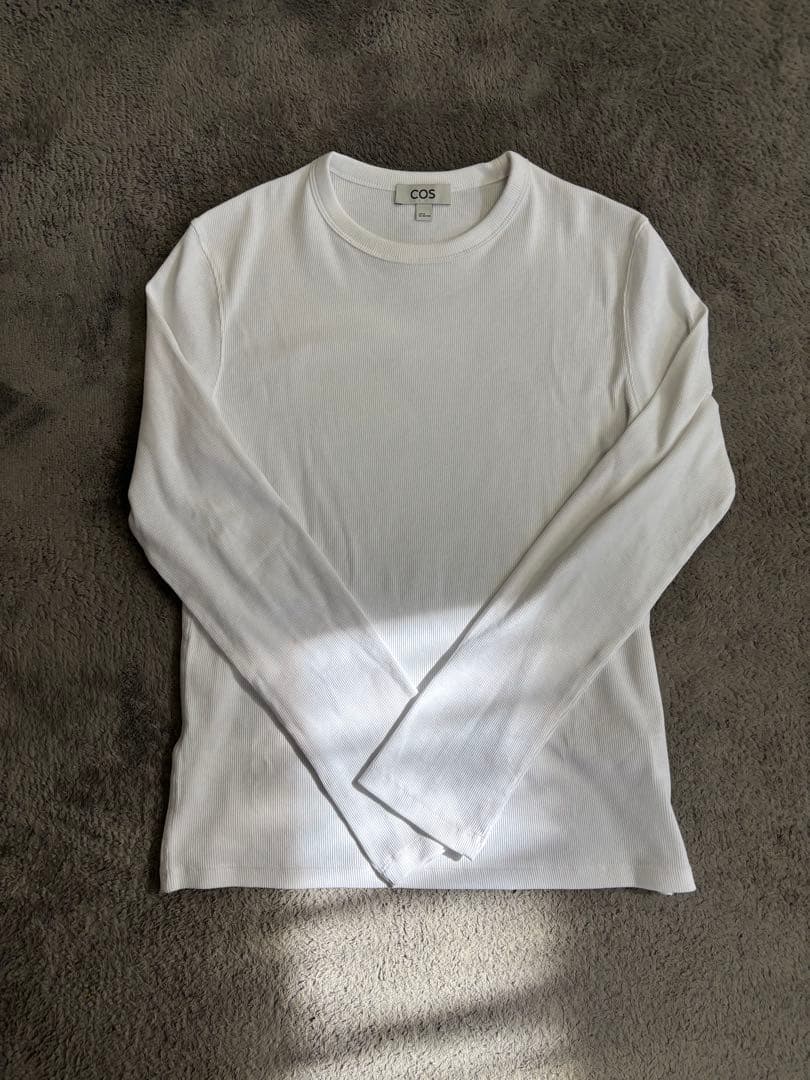 COS スリムリブコットン長袖Tシャツ ホワイト 早い者勝ち - メルカリ