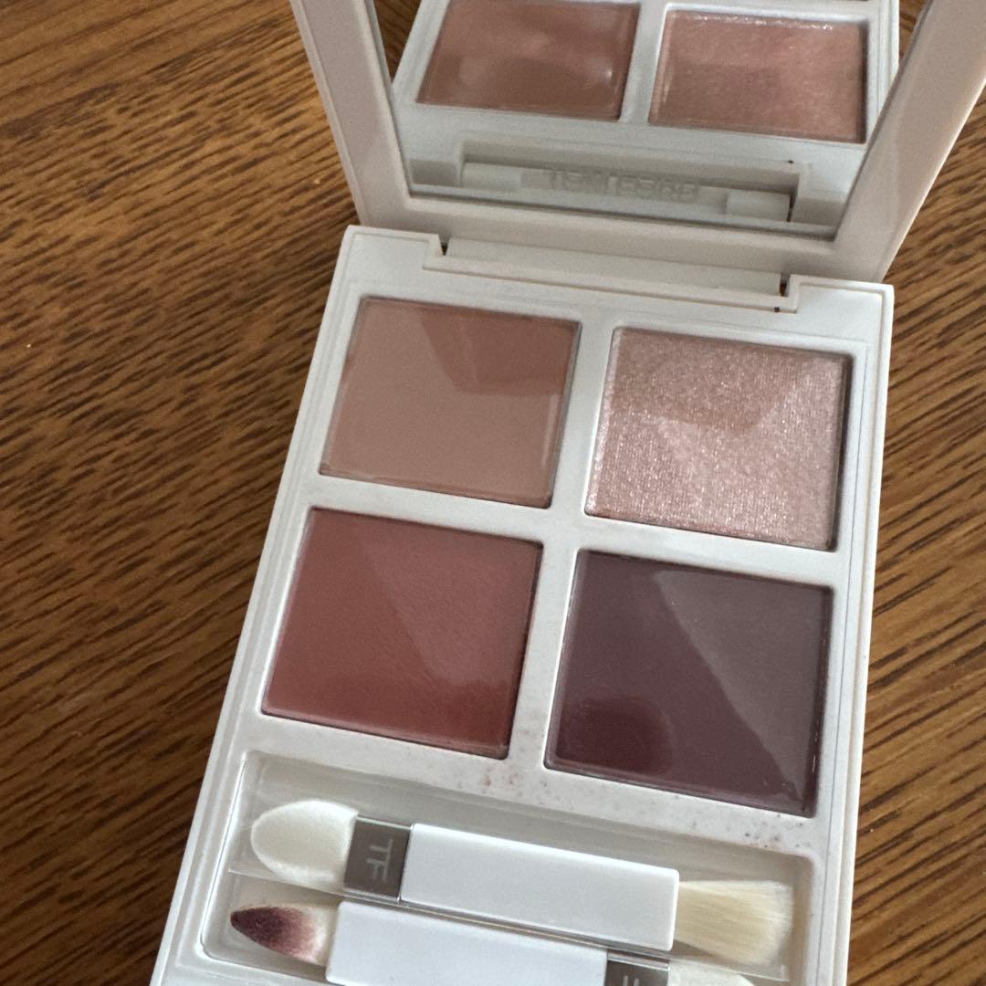 TOM FORD ソレイユアイ カラー クアッド 01SN シャレーミンク ソレイユ アイ カラー クォード 01SN シャレー ミンク / TOM FORD