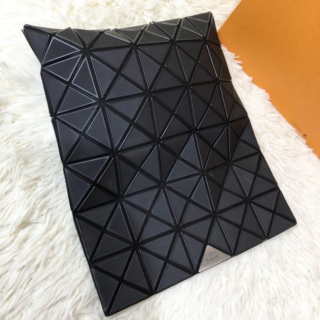 良品】バオバオイッセイミヤケ クラッチバッグ ブラック プレート