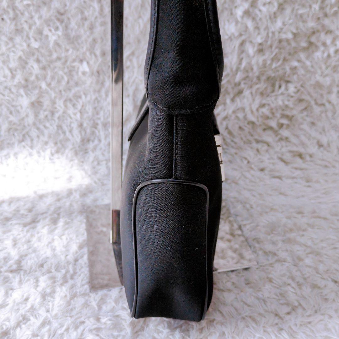 サルヴァトーレフェラガモ ショルダーバッグ ワンショルダー ナイロン