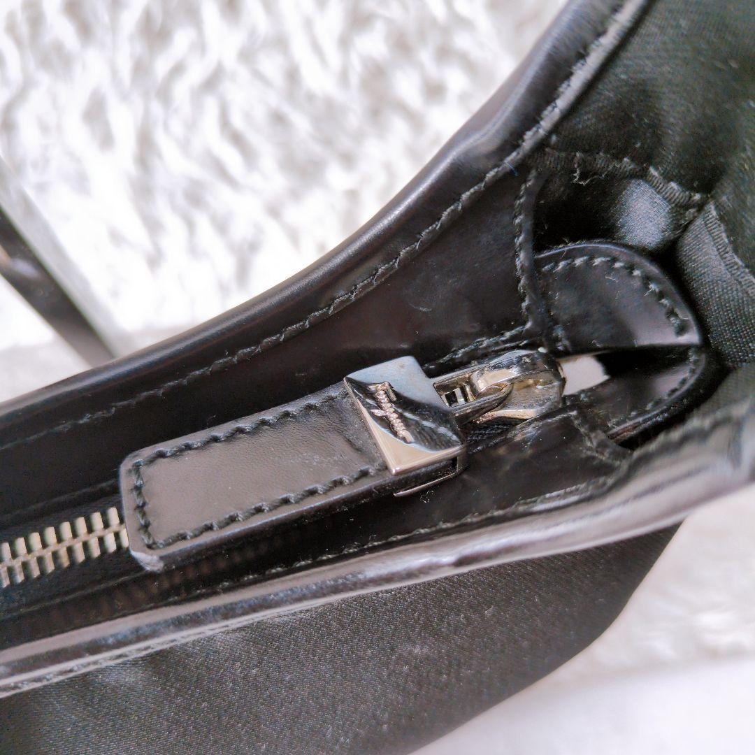 サルヴァトーレフェラガモ ショルダーバッグ ワンショルダー ナイロン