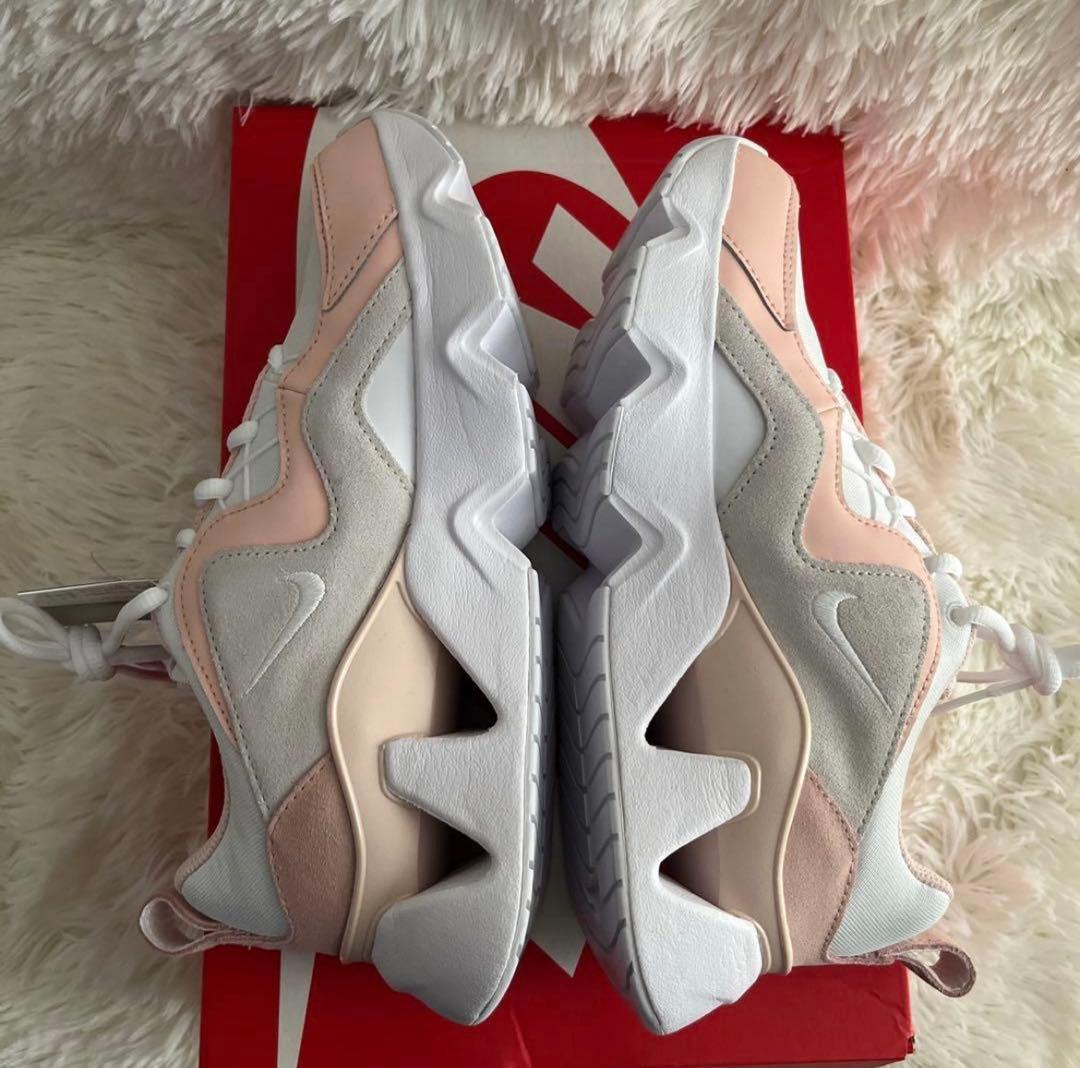 【新品】NIKE WMNS RYZ 365 24.5cm ナイキ レディース