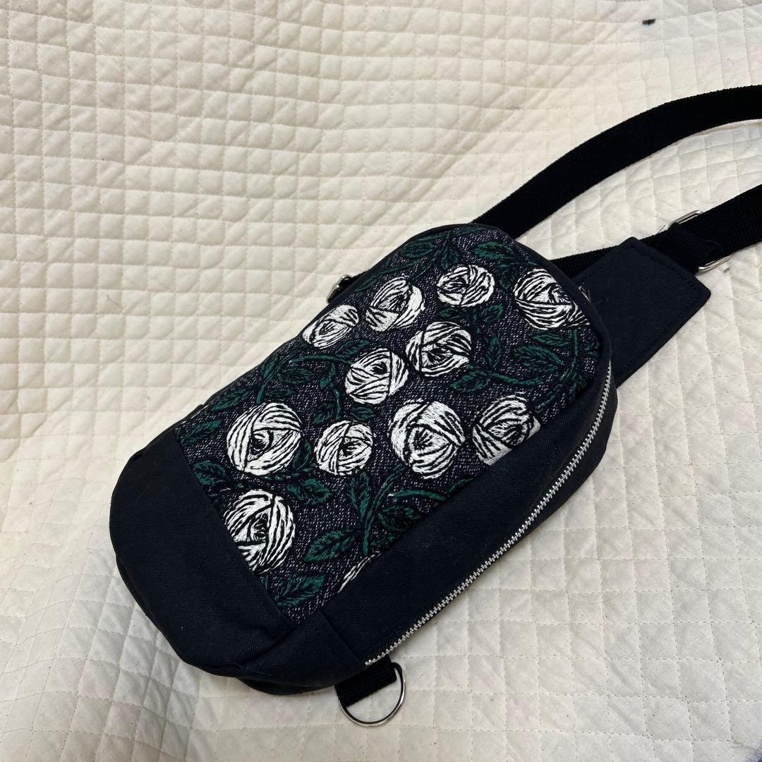 ミナペルホネン BOXタイプボディバッグ rosyネイビー ハンドメイド