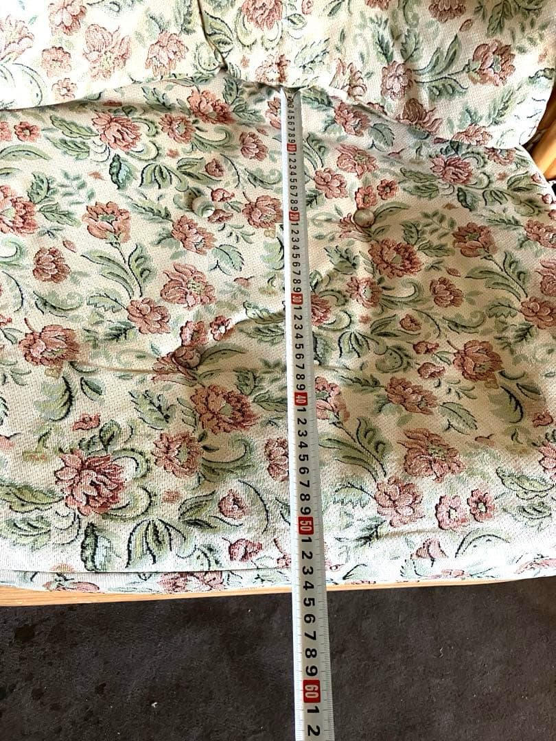 《座面が広い》ラタン 回転椅子　花柄クッション