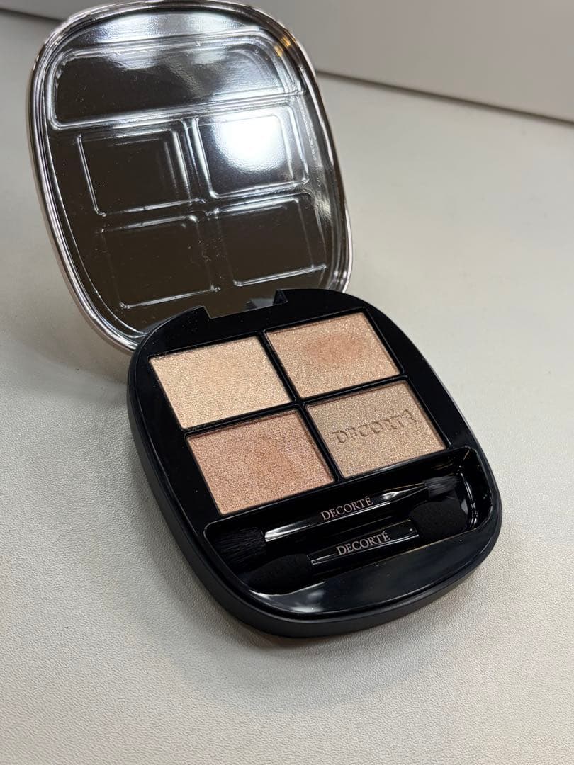 美品 コスメデコルテ スキンシャドウデザイニングパレット 09カシミア