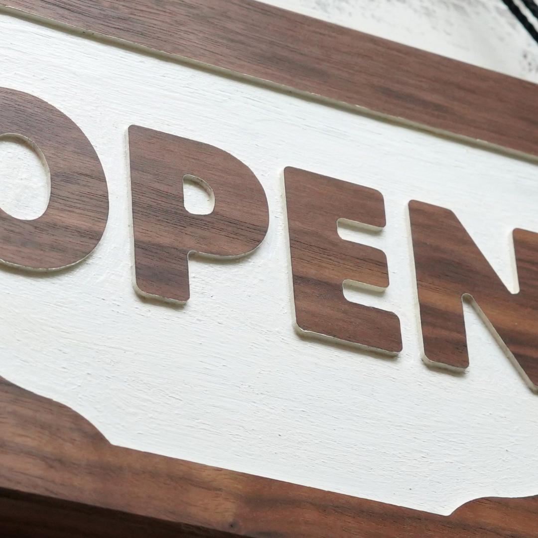 木製カップ型オープン・クローズサイン 営業中看板 - メルカリ
