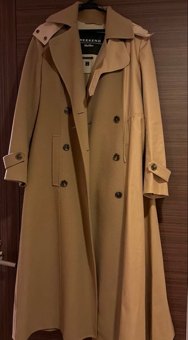 MaxMara WEEKEND ベージュ トレンチコート（ストールは参考品です）