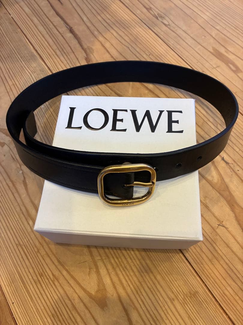 LOEWE ブラックレザーベルト ゴールドバックル ラウンドソフトベルト ベルト レザー ブラック ゴールド金具 ロエベ