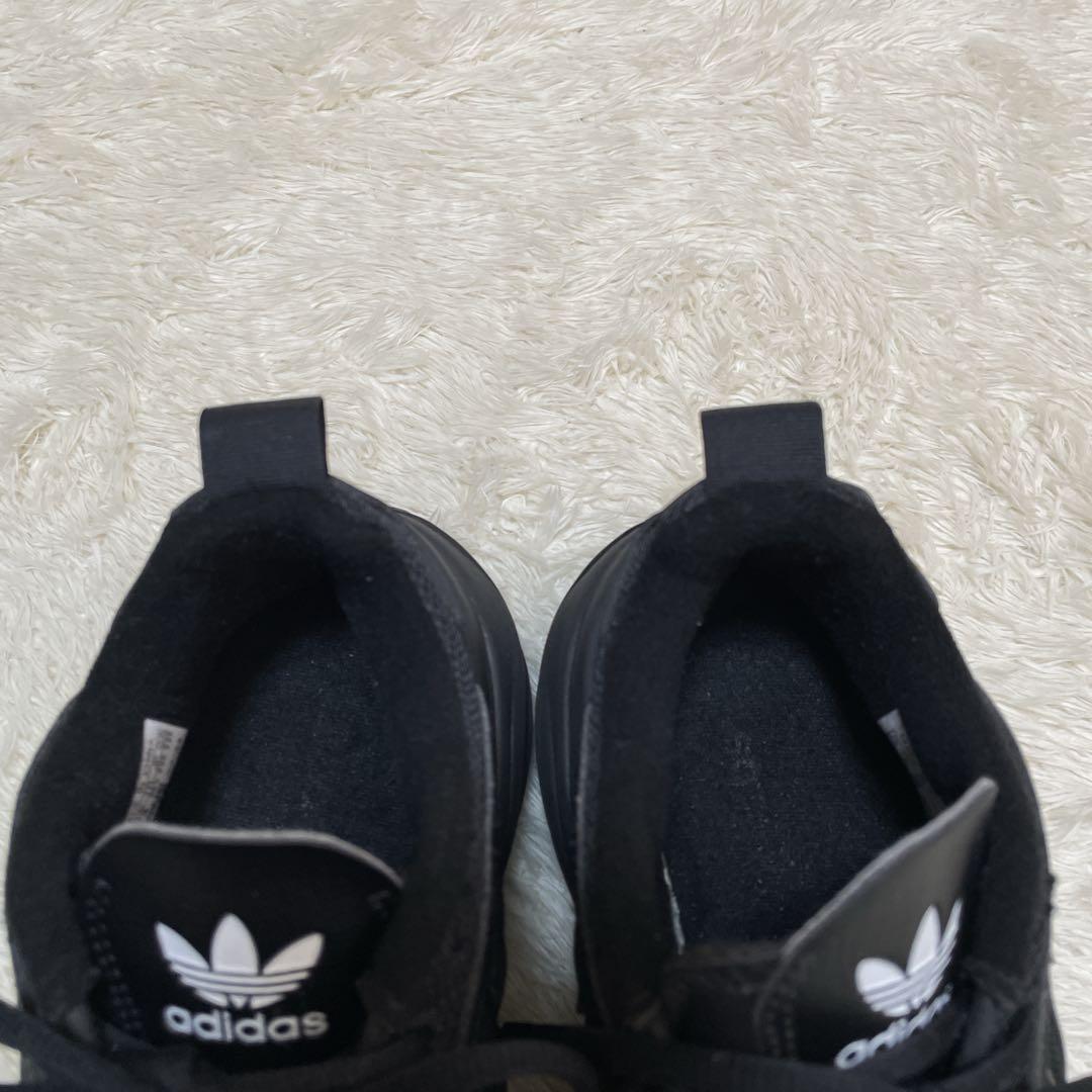 adidas アディダス OZGAIA 厚底スニーカー ブラック 22.5㎝