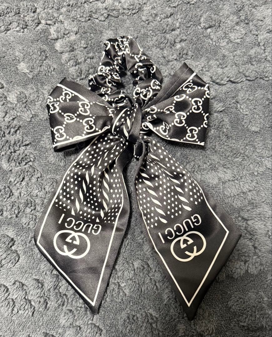 ノベルティ GUCCI リボンシュシュ ヘアアクセサリー ヘアゴム - メルカリ