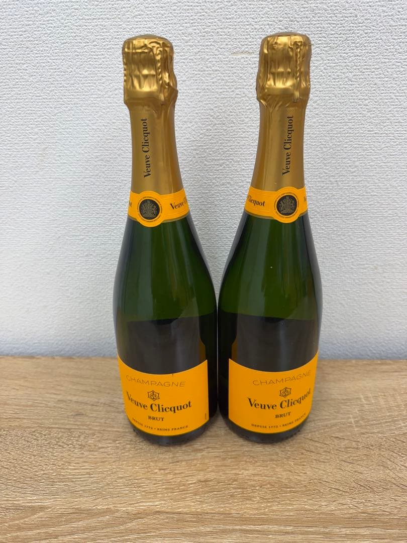 Veuve Clicquot Brut 4本セット 750ml Veuve Clicquot Brut 4本セット 750ml ヴーヴ・クリコ イエロー