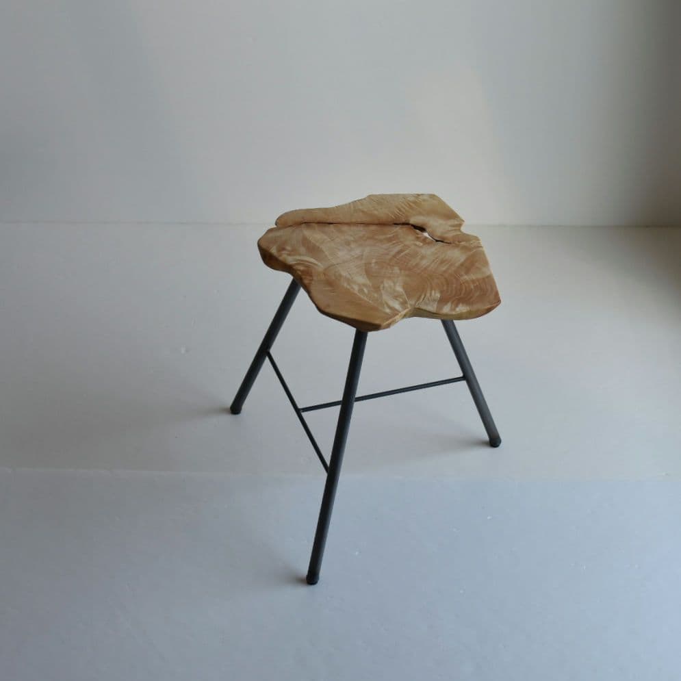 112 栃 ハンドメイド サイドテーブル スツール 花台 腰掛け 椅子 無垢材 スツール 木製 おしゃれ 玄関椅子 ベッド ソファ サイドテーブル 花台