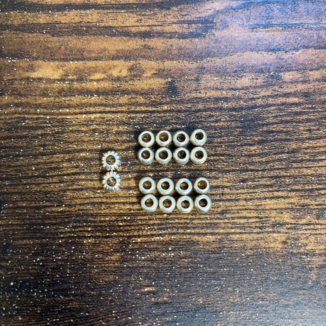 ラリースミス　ラウンドビーズ×16個＋シェルビーズ×2個　セット販売 n3028.jpg