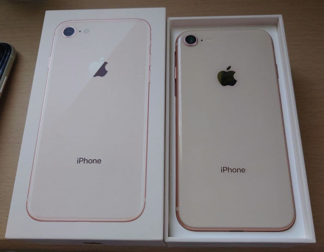 現状渡し・希少ブルー iPhone 8 Gold 64 GB SIMフリー 現状渡し・希少