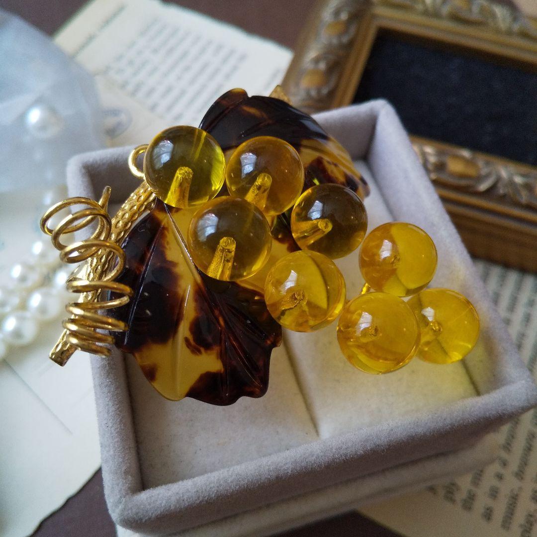 本鼈甲 葡萄 グレープ ブローチ べっ甲 ペンダント 茨布甲 和装 洋装