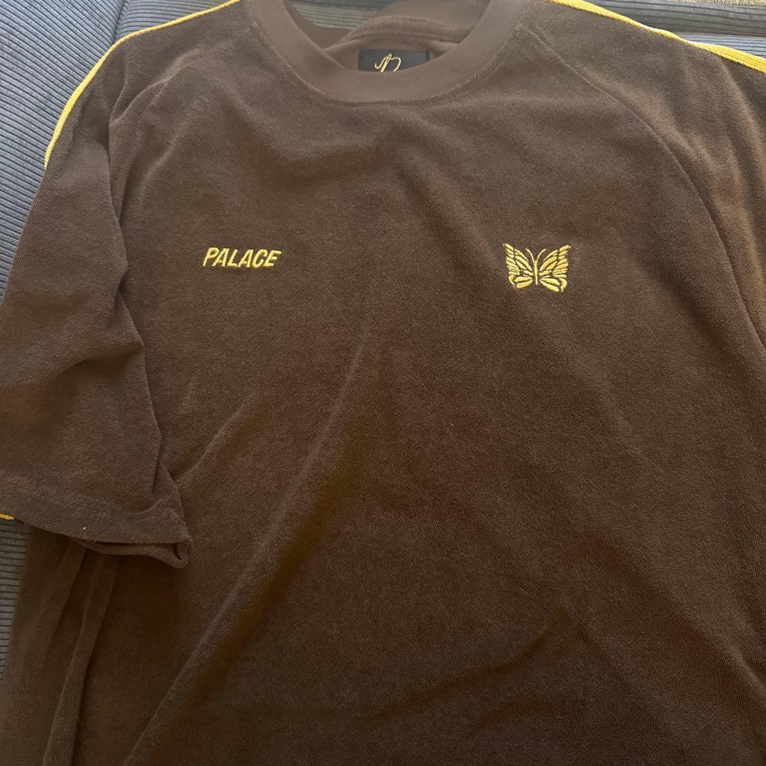 Needles PALACE ブラウン Tシャツ Lサイズ PALACE SKATEBOARDS × NEEDLES、コラボコレクション発売。バタフライ