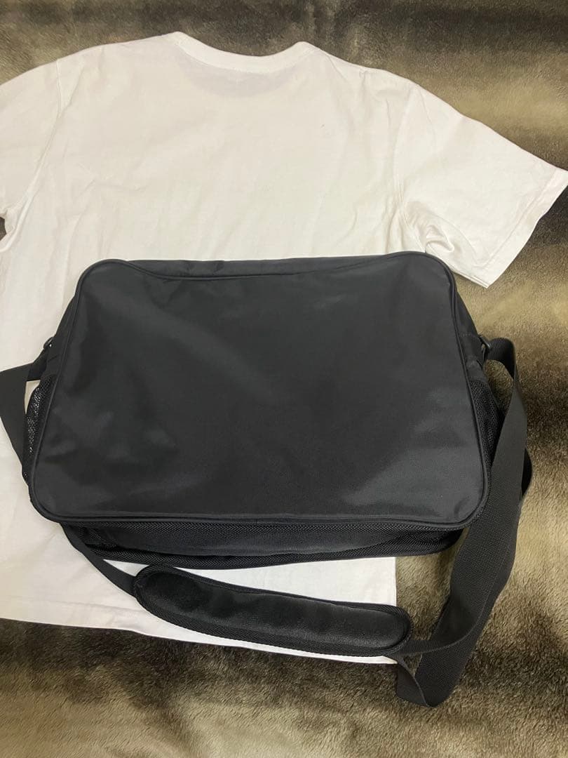 Nike メッセンジャーバッグ ブラック 00s Y2K archive - メルカリ