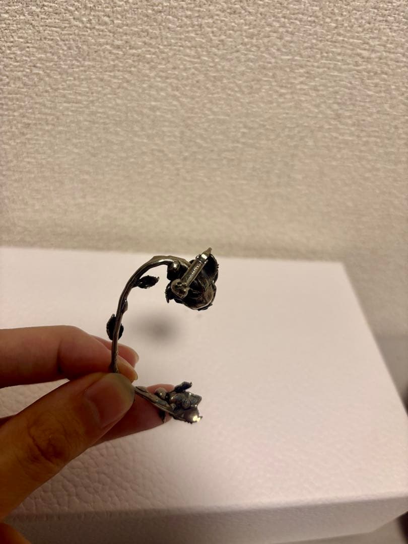 Alexander McQueen イヤーカフ 薔薇 - メルカリ