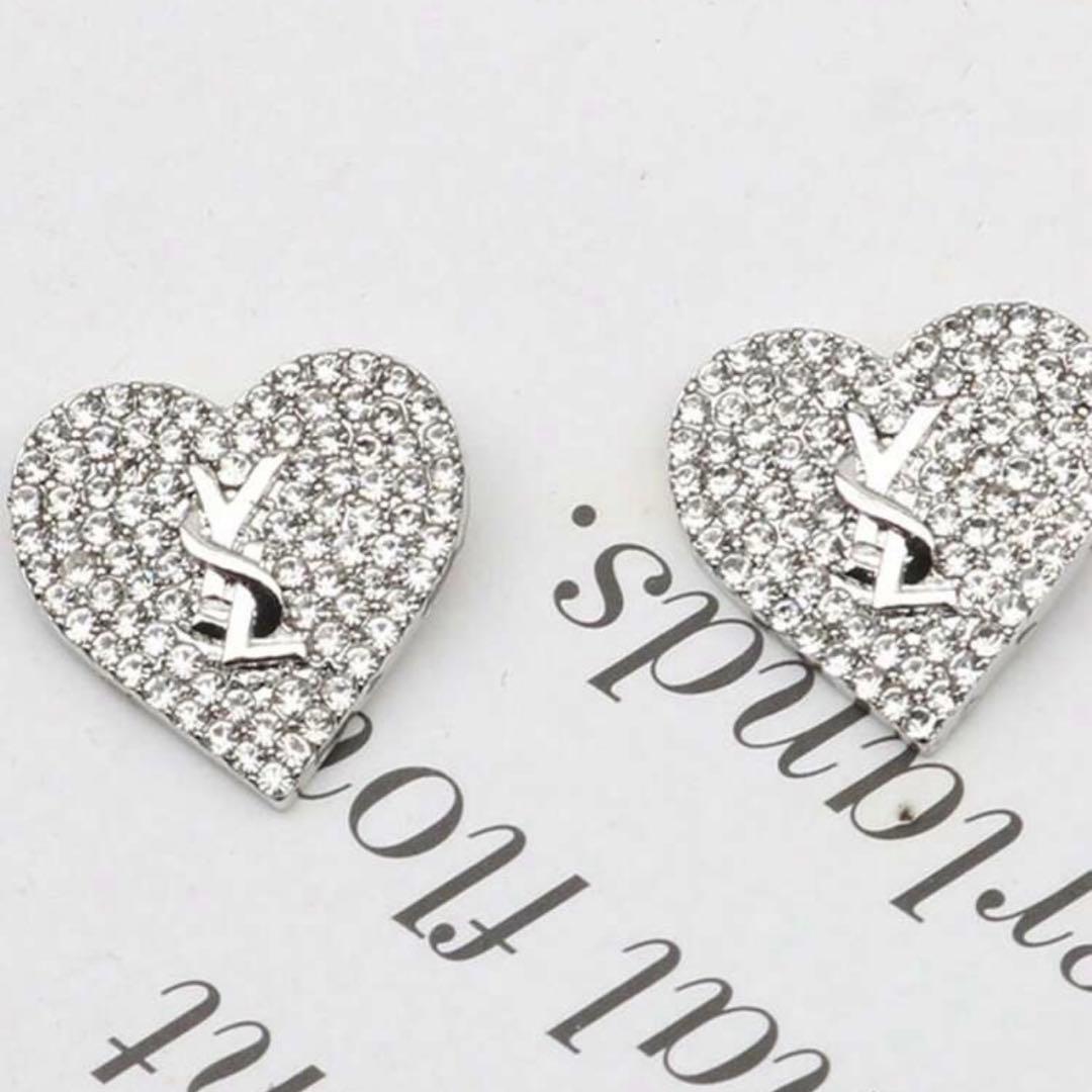 イブ・サンローラン ロゴ ハートピアス ノベルティ - メルカリ