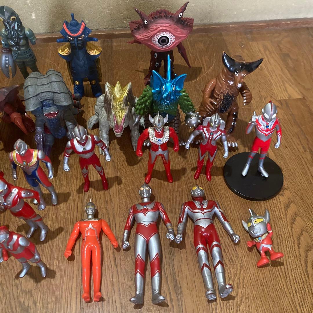 ウルトラマン 怪獣 ソフビ フィギュア まとめ売り - メルカリ