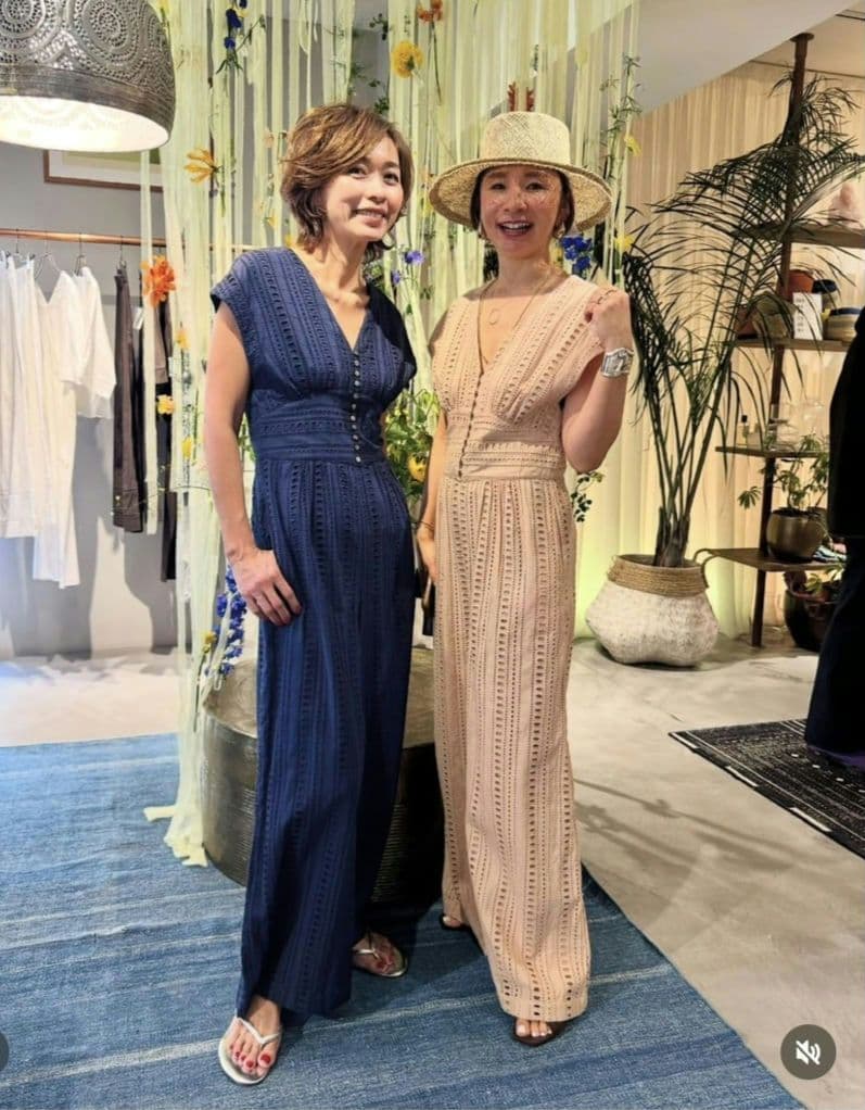 新品未使用　ne Quittez オールインワン　ベージュ　Sサイズ SUGAR BISKET（シュガービスケット） オールインワン Vネック