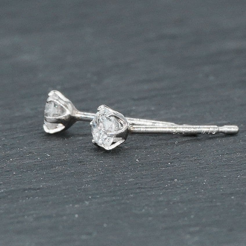 pt900 ダイヤモンドピアス　両耳　0.13ct×2