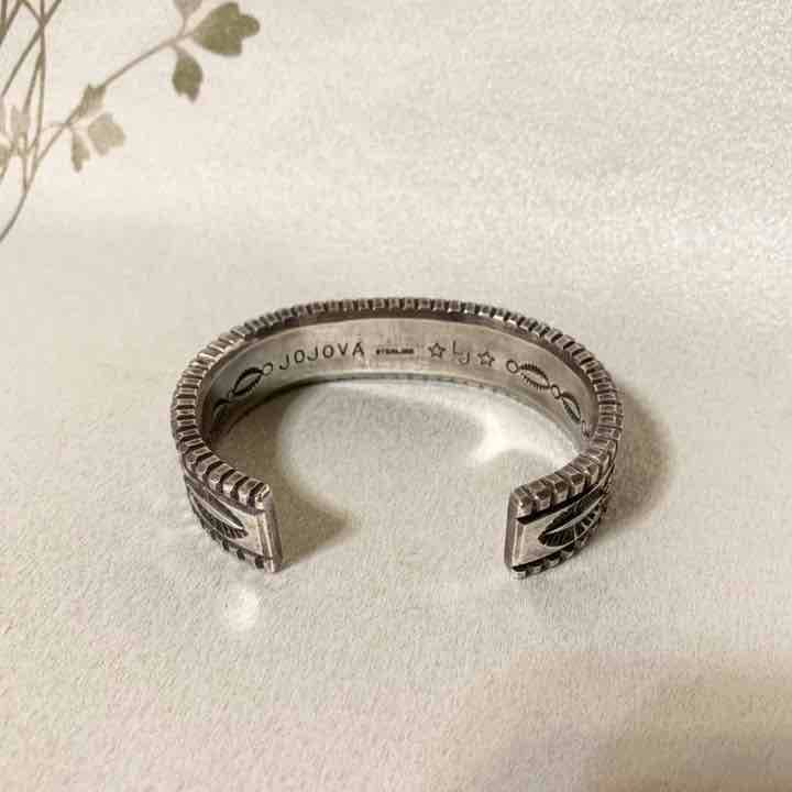 ラッキージョン LUCKYJOHN JOJOVA ホホバ シルバー バングル - メルカリ