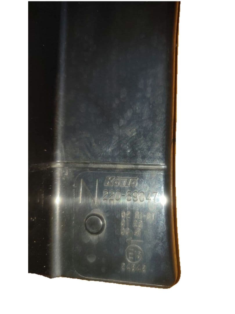 トヨタ ルーミー(M900A型)用 純正テールランプ 左右セット - メルカリ