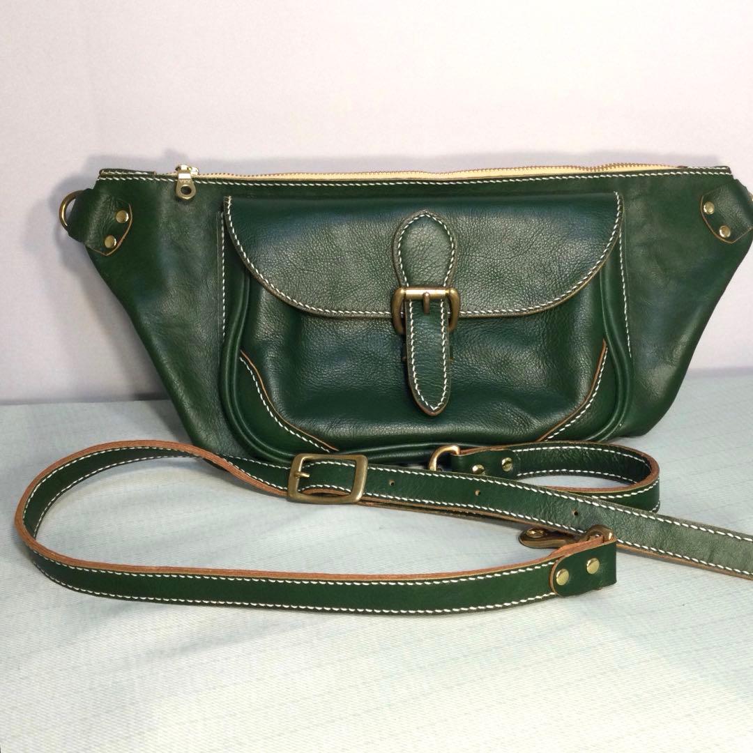 モス　グリーン　ハンドメイド感有り　ボディーバックショルダー付き モス グリーン ハンドメイド感有り ボディーバックショルダー付き