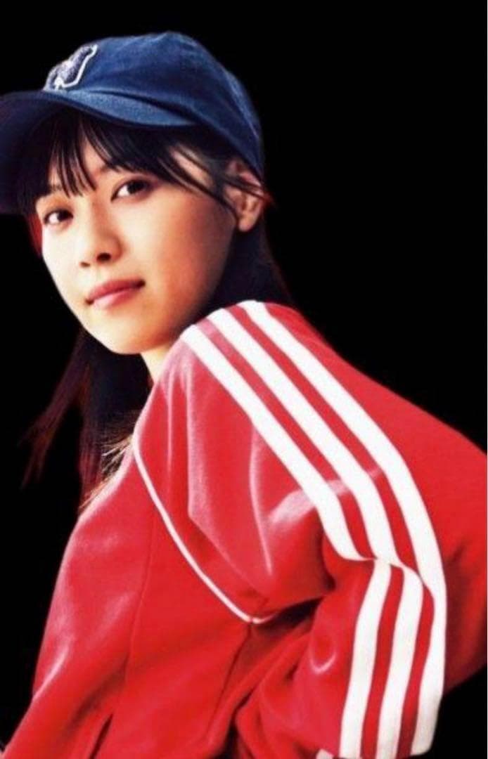 美品 乃木坂 西野七瀬着用 adidas SST トラックジャケット - メルカリ