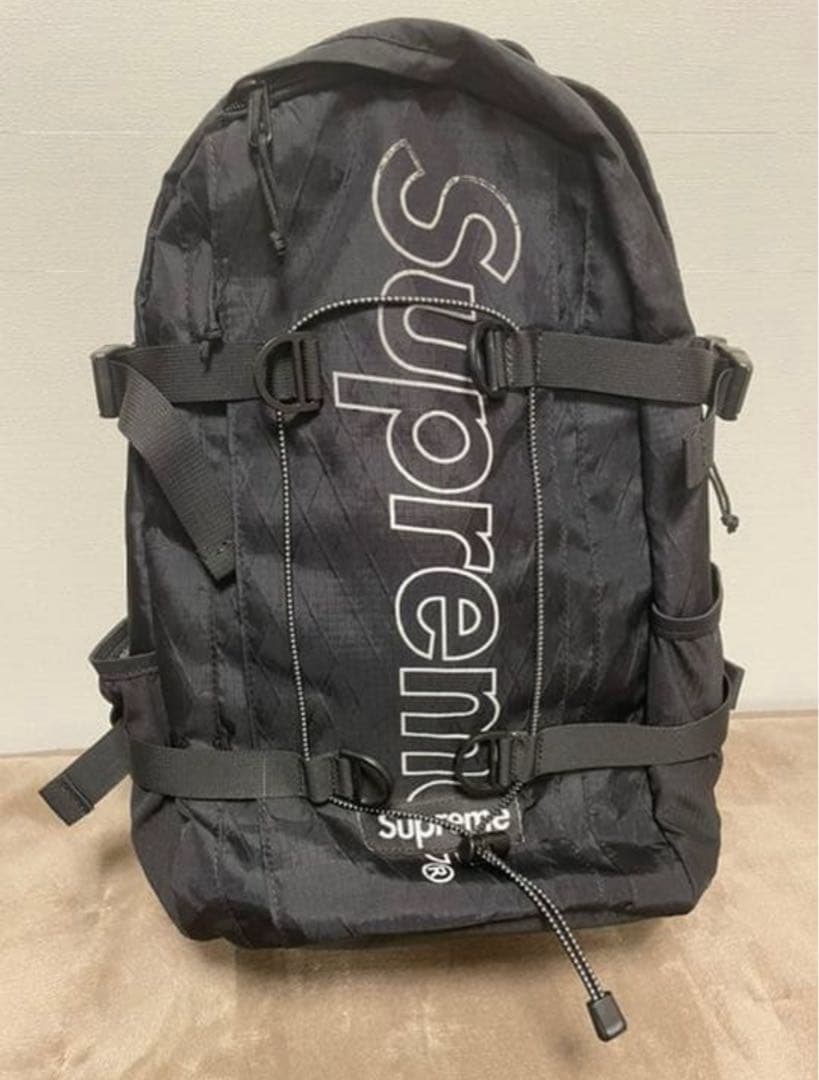supremeのロゴリュック org.jpg
