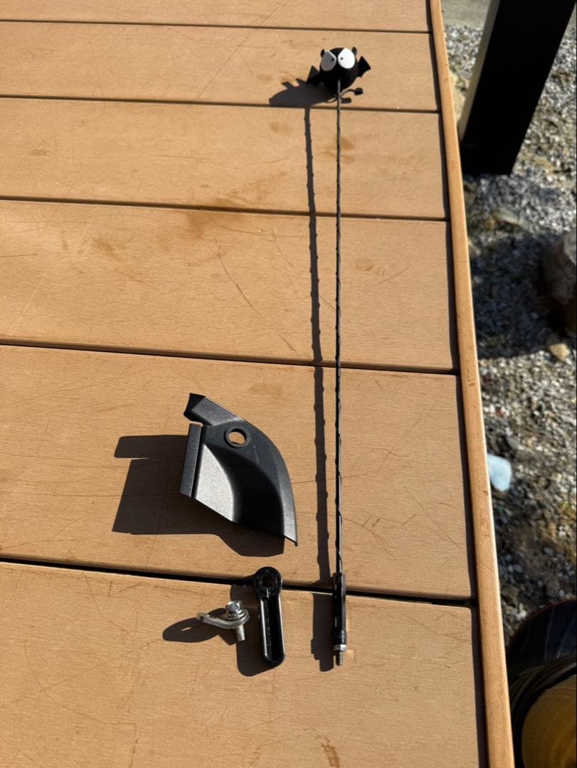 塗装済み車・バイク・自転車 - ハイエース200系 アンテナポール P112408052