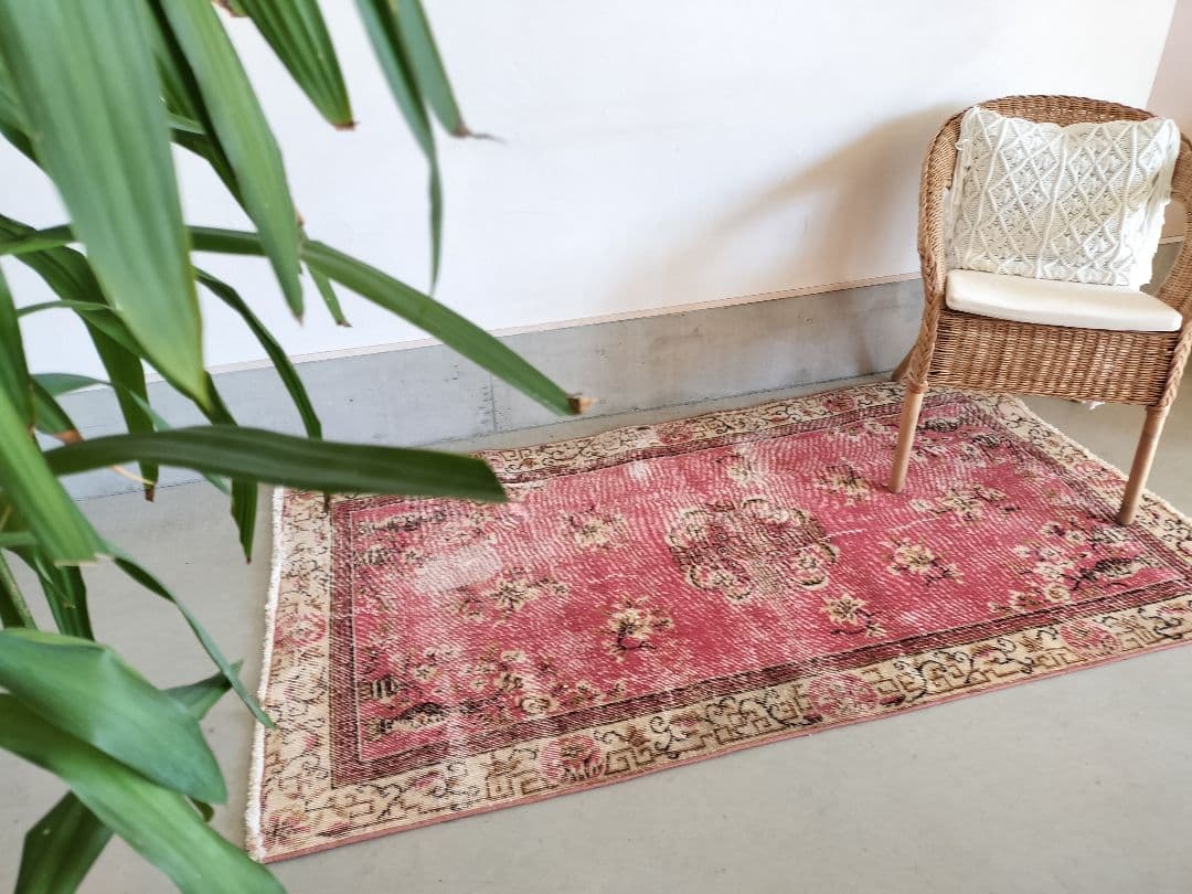 ローズ様専用】ローズレッドの上品シノワズリラグ No.742 - メルカリ