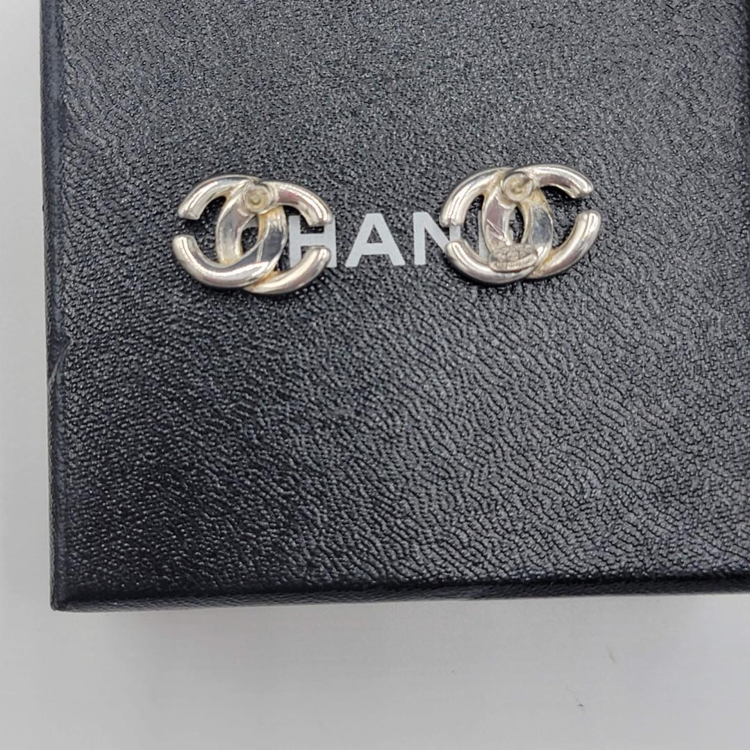 コムドットヤマト着用 確実正規品 シャネル シルバー ピアス 消毒済み