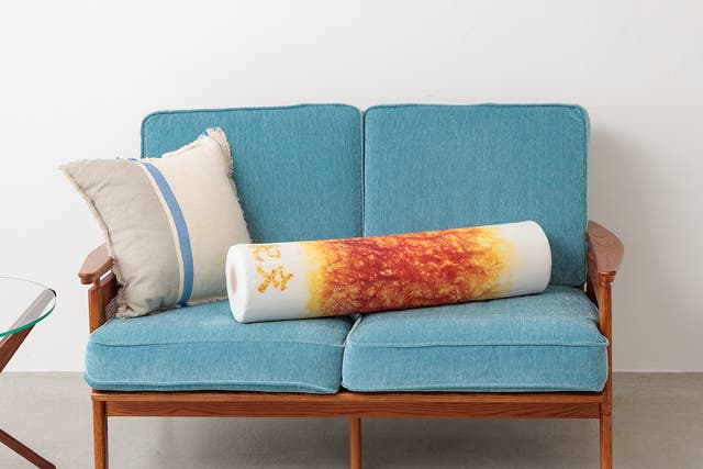 紀文食品】作るからには本物そっくりに。「ちくわ」をビッグな抱き枕で