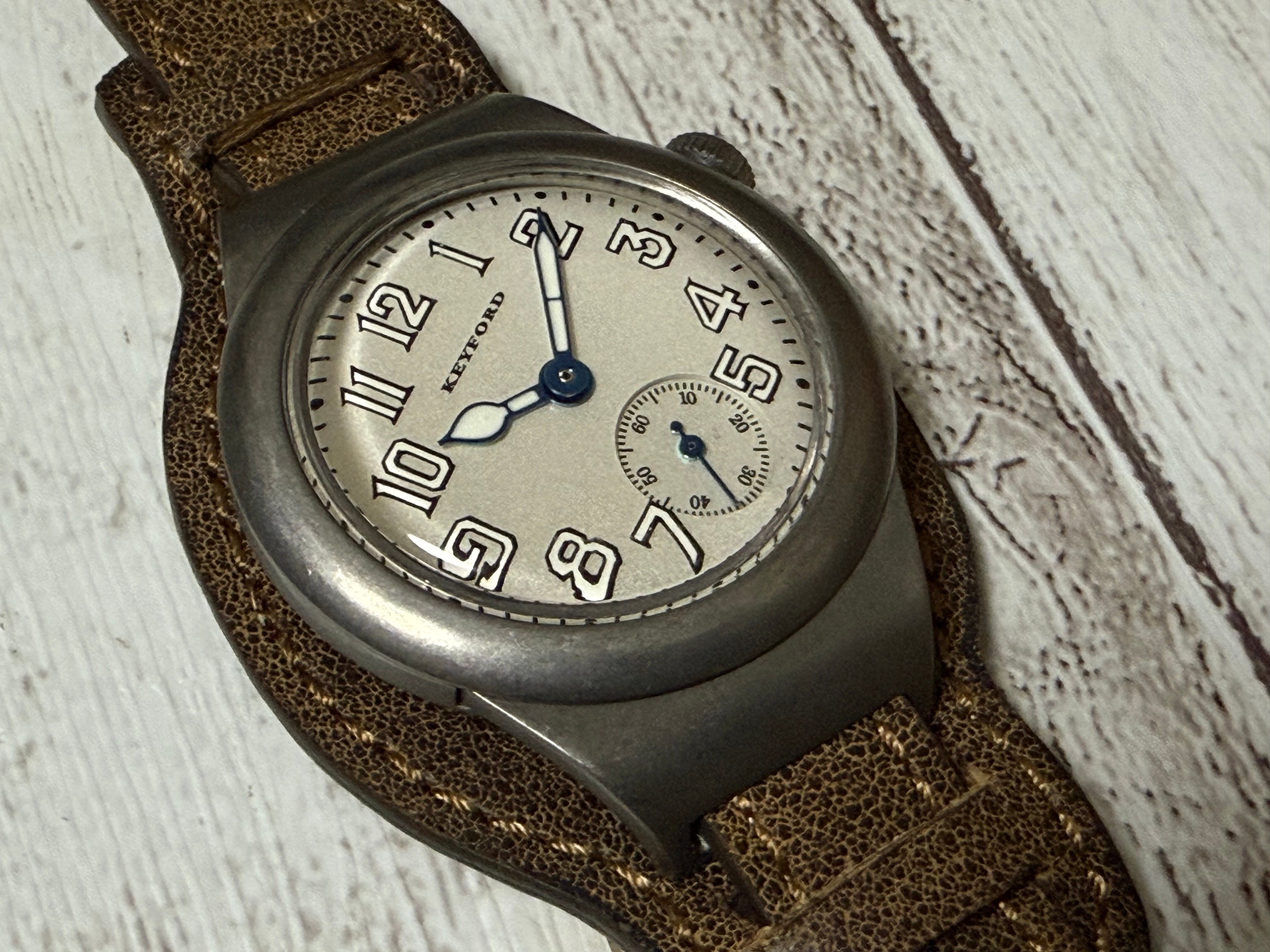 創立20周年還元爆割第2弾! 英国トレンチ&ドライバーズウォッチを忠実に