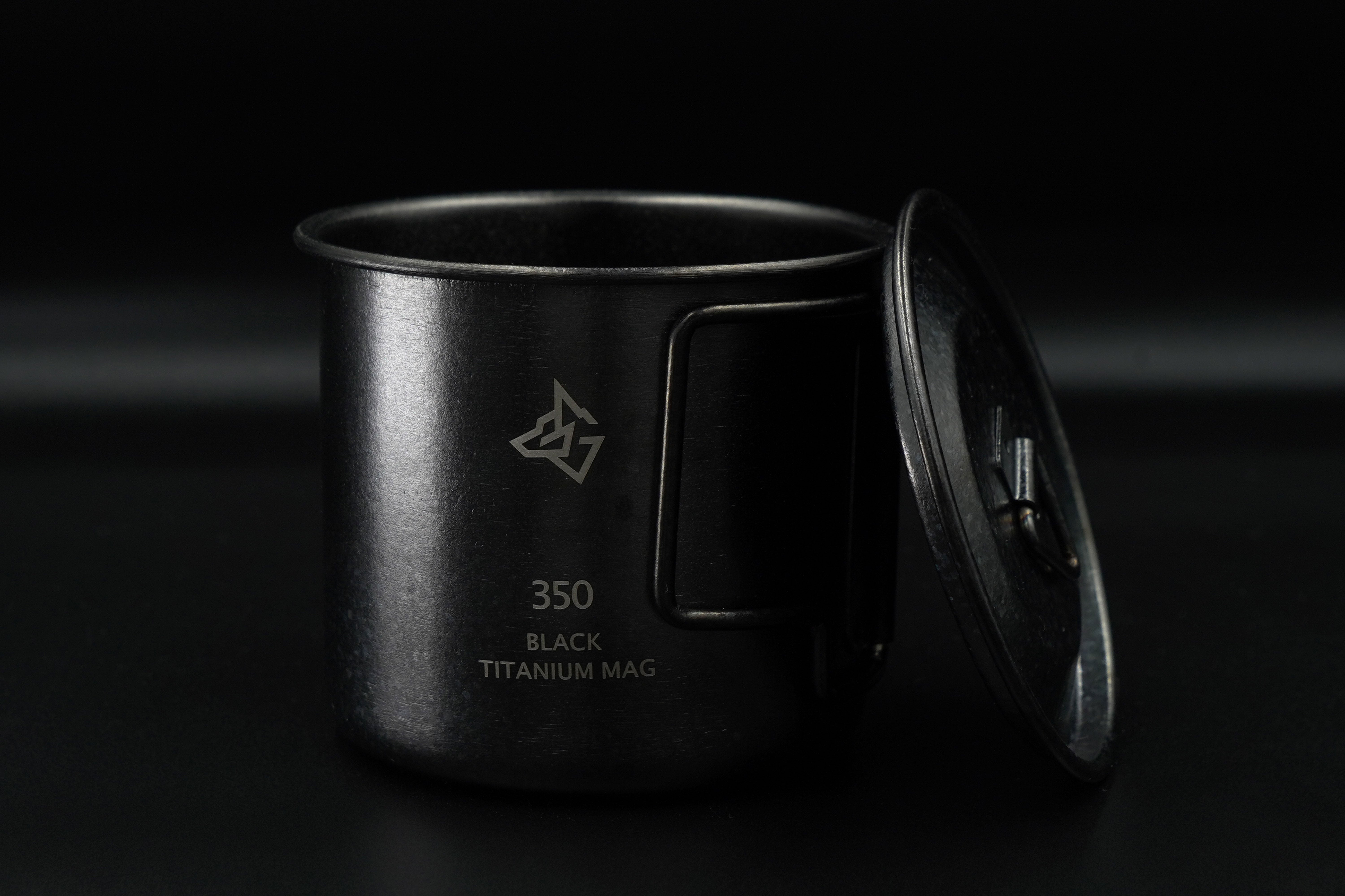 キャンプのティータイムを格上げする「ブラックチタンマグカップ