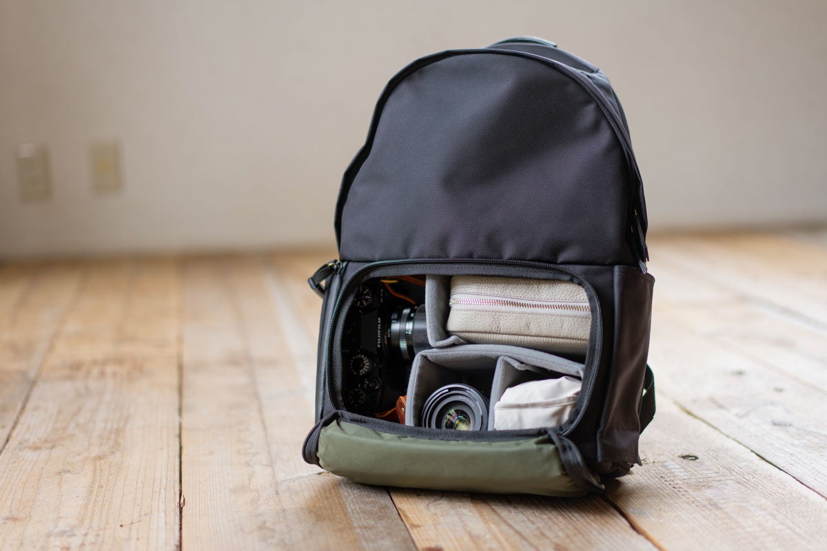 カジュアルなのに高機能。オンオフ使える2階建て構造-FLOORPACK Flex