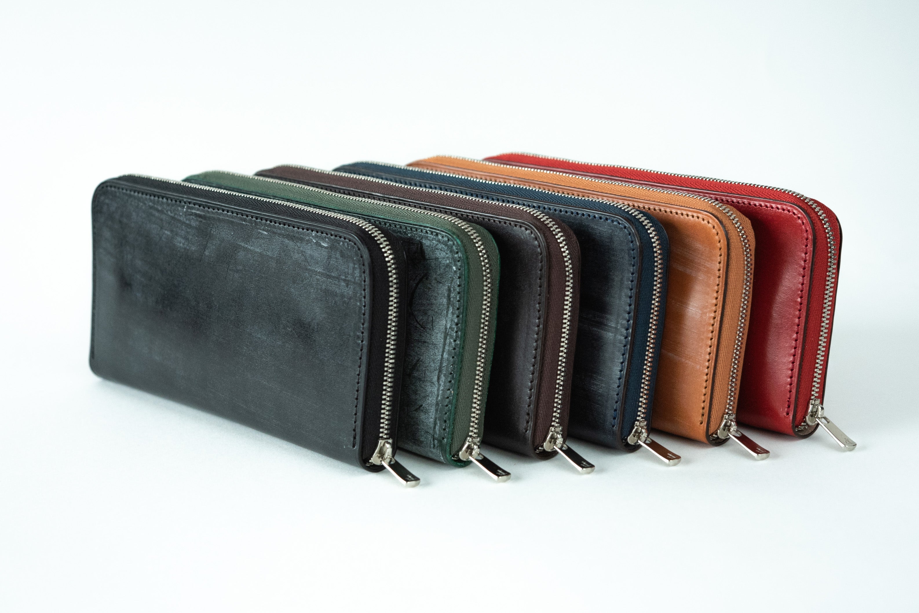 財布職人が最小の限界に挑んだラウンドジップ「メンズのための極小長