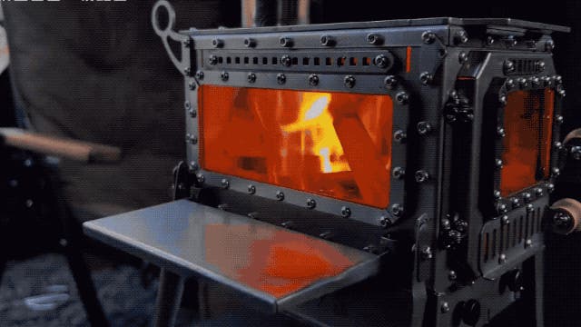 第二弾】炎がより大きく、鮮やかに。三面ガラス窓で炎を楽しむミニ薪