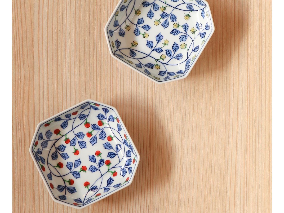 源右衛門窯 染錦苺絵 方皿 / げんえもんがま 染錦苺絵 方皿（赤