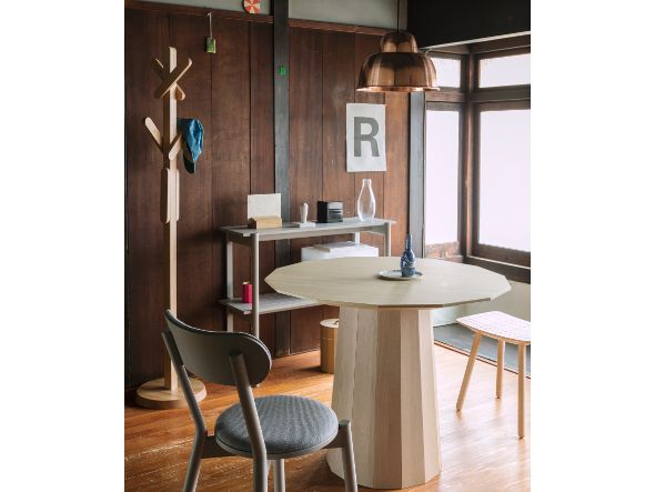 KARIMOKU NEW STANDARD COLOUR STOOL / カリモクニュースタンダード