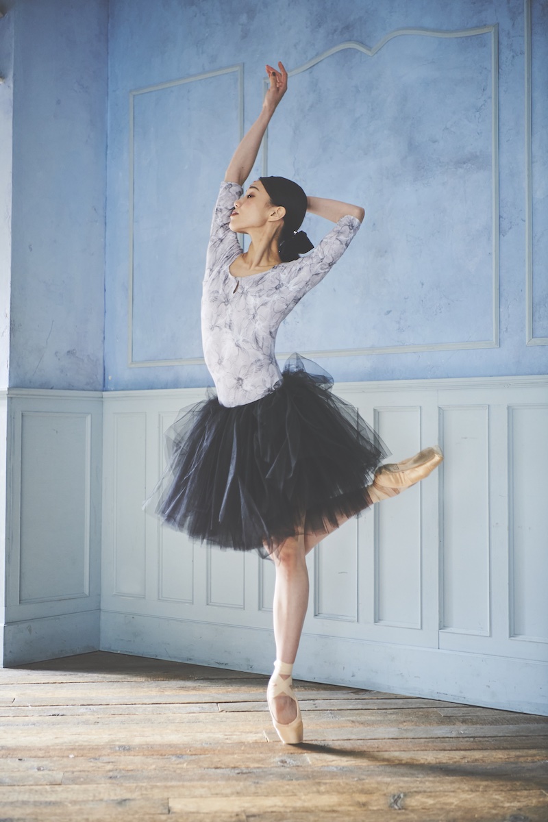 stina / type U ballerina / pastel beige gray