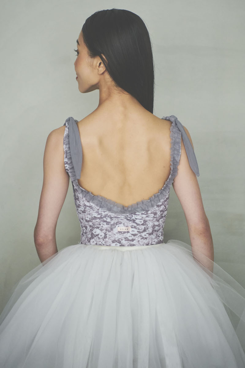 stina / type J juliet / petit fours maron