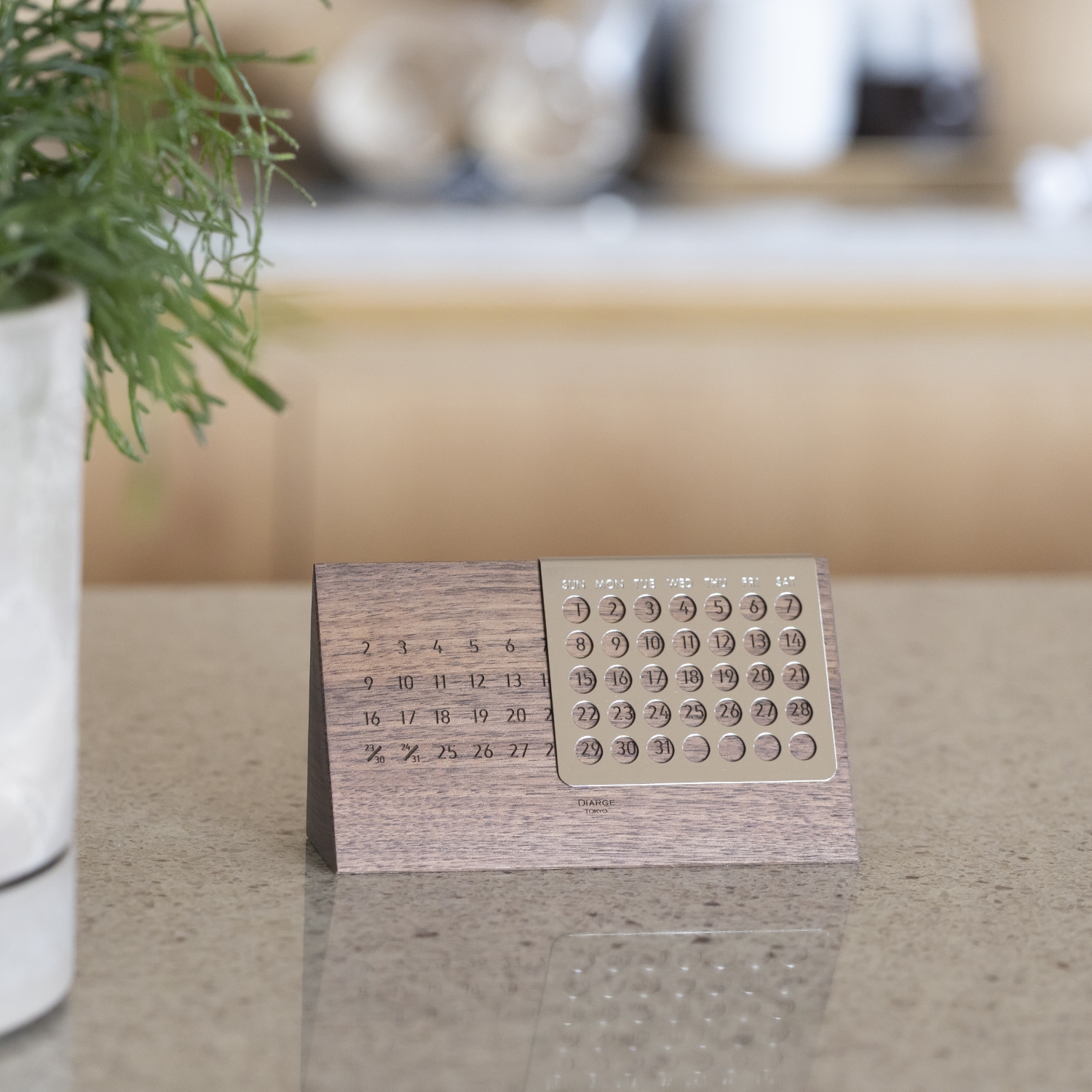 DIARGE/デスクトップエターナルカレンダー（万年カレンダー） -真鍮と